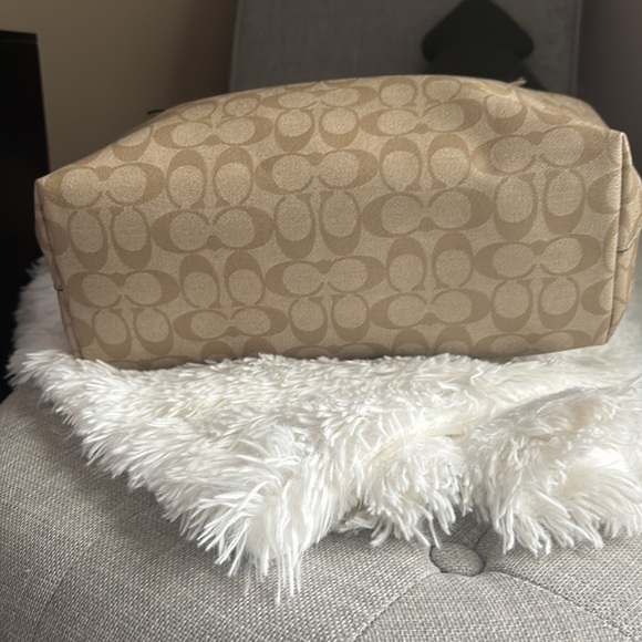 Coach Beige Signature Tote Bag - Picture 3 of 6